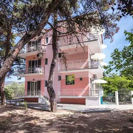 Ξενοδοχείο με διαμερίσματα Aurora Ποτός